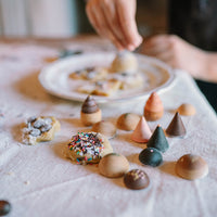 Grapat Bakes – 12 houten broodjes en gebakjes – spelen met de set – sfeerfoto 1