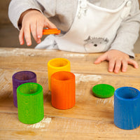 Grapat Houten Bekers met Deksel - 6 Stuks - spelen met de set, sfeerfoto 1