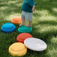 Stapelstein Water Lily Rainbow Set Classic – een parcours van stapstenen buiten